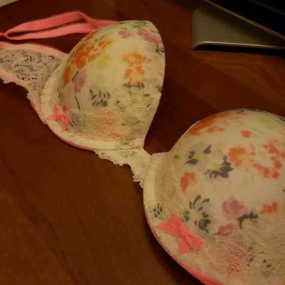 Victoria Secret Dream Angels Bra - Picture 2 of 4